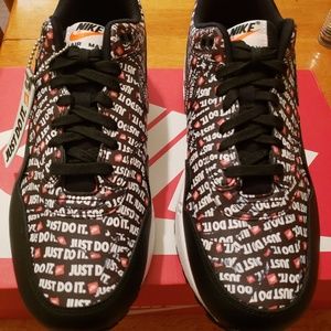 Nike Air Max Men's SZ 9